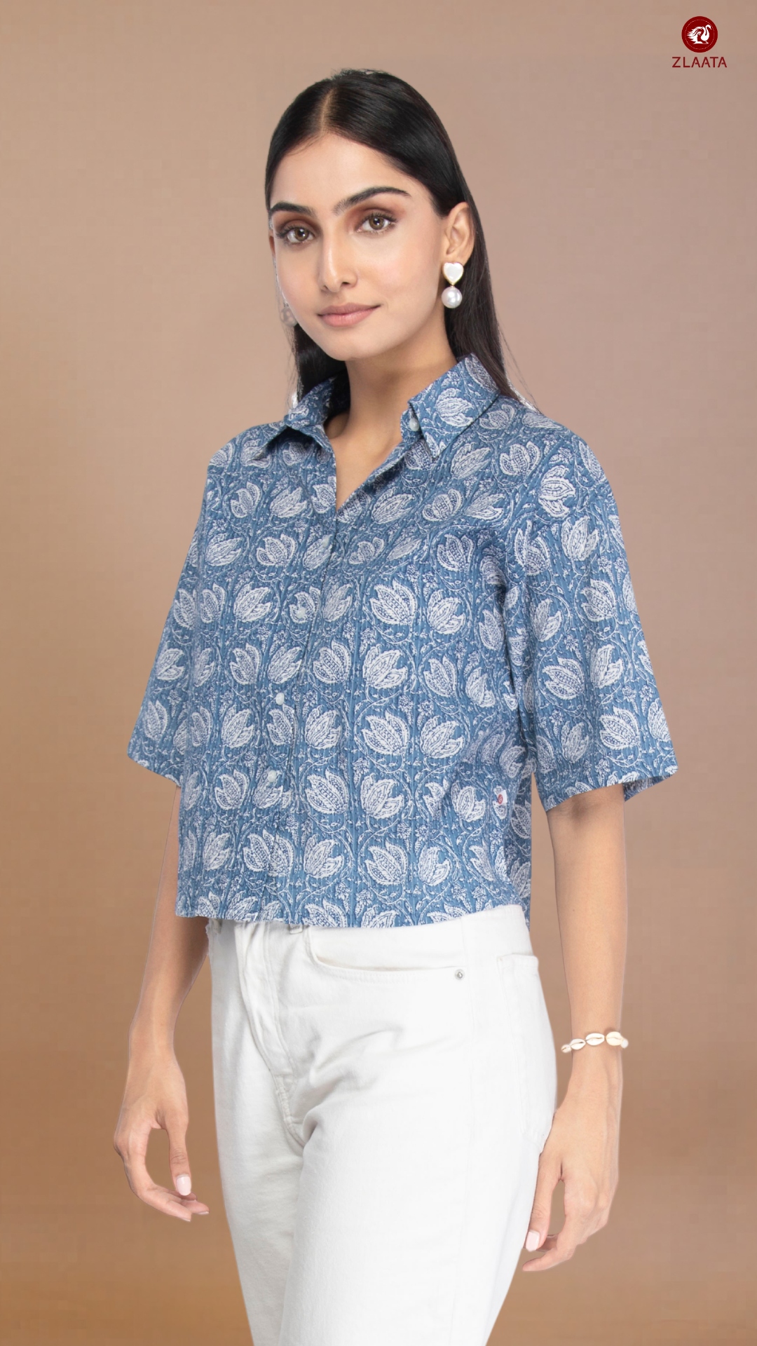 A beautiful summer outfit idea with blue crop shirt