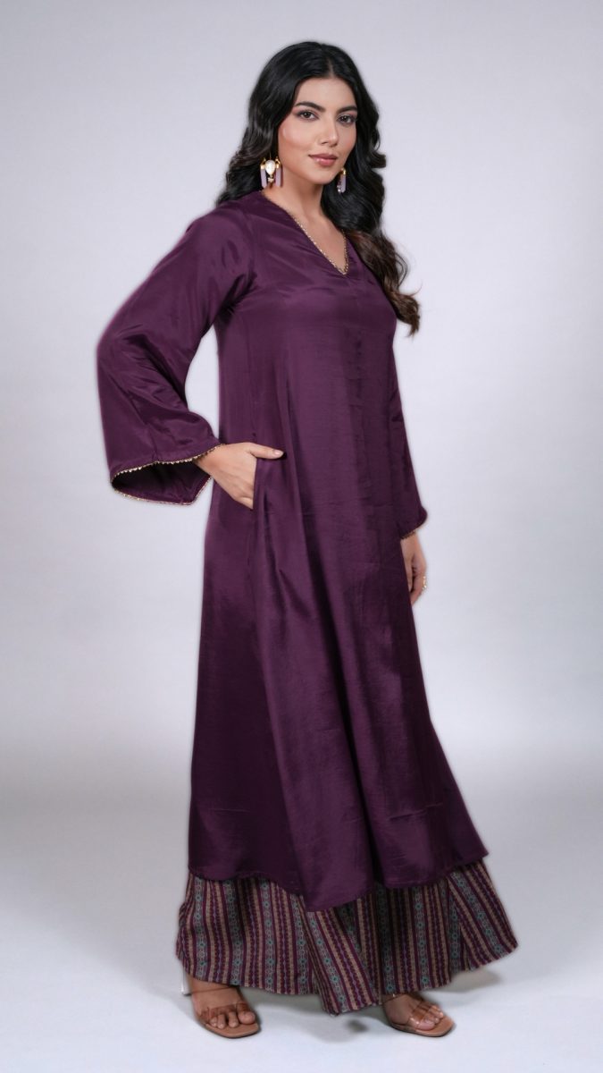 Purple v-neck salwar suit deisgn